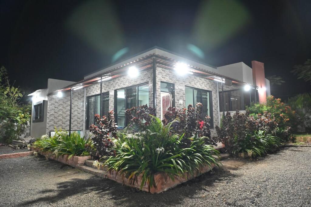 Apna Farmhouse - Private Villa With Pool & Play Area - Near Fort -15 Min To Ellora Caves Daulatabad ภายนอก รูปภาพ